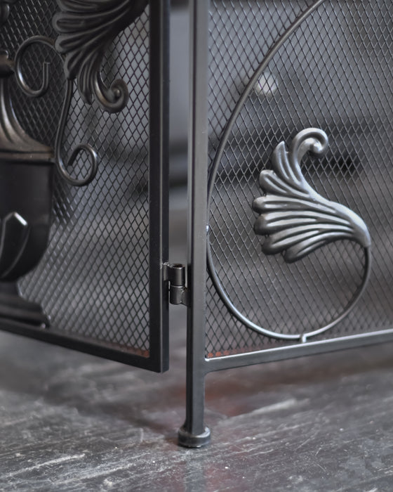 Close Up of Mesh on Fire Guard